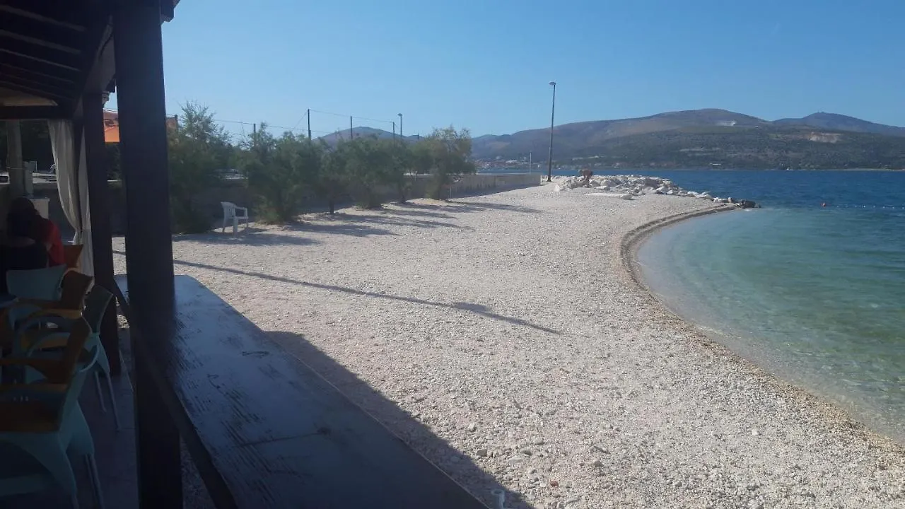 Apartments Lucija Arbanija Guest house