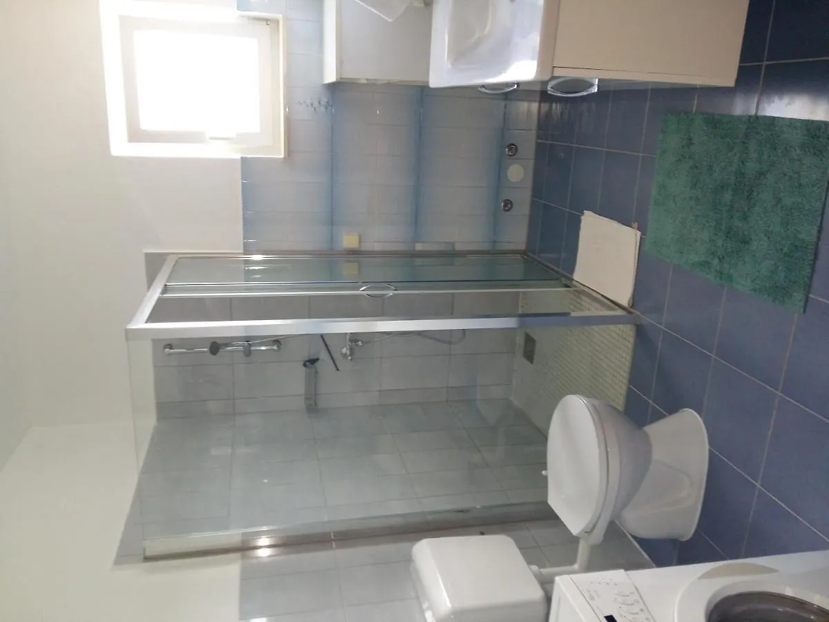 Apartments Lucija Arbanija Guest house