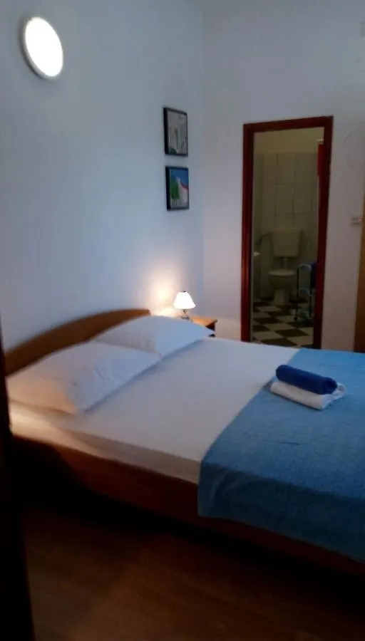 Apartments Lucija Arbanija Guest house