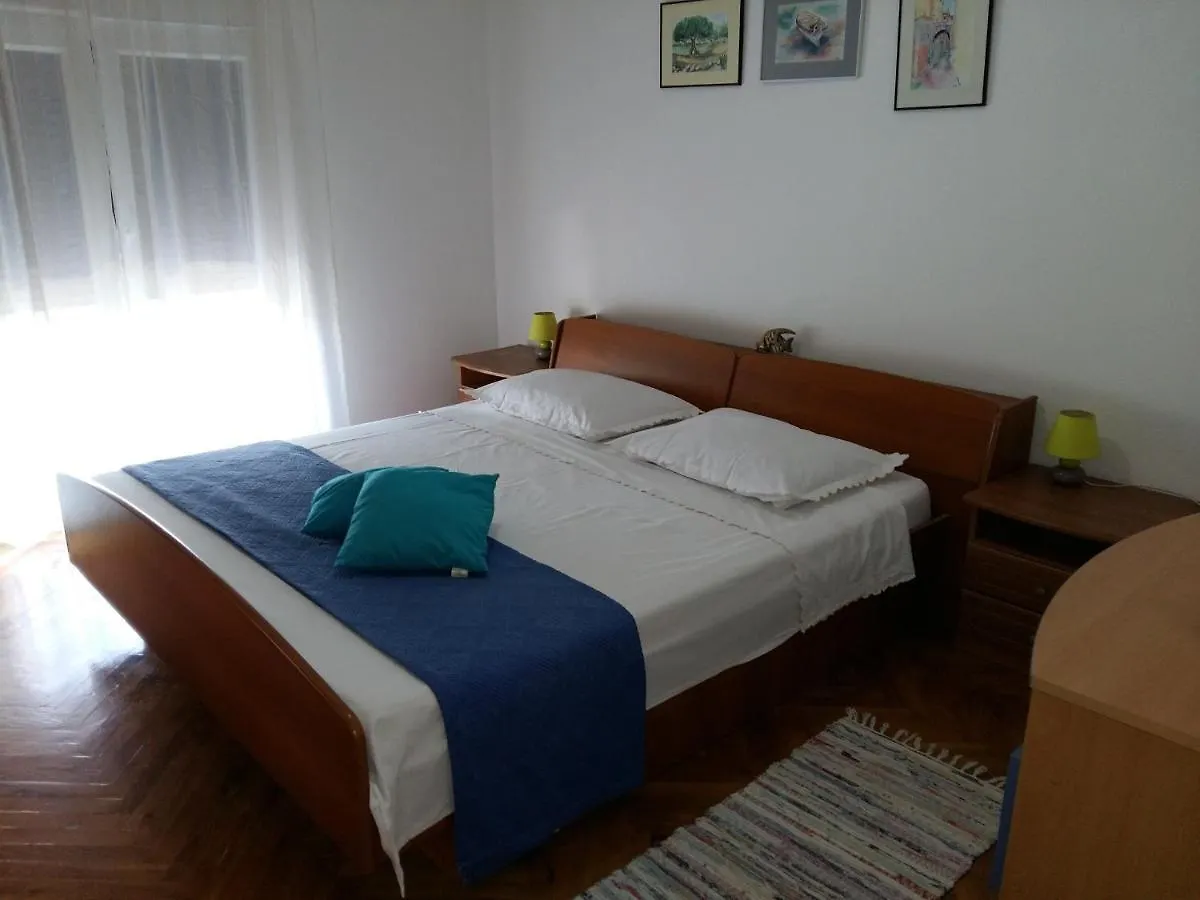 Apartments Lucija Arbanija