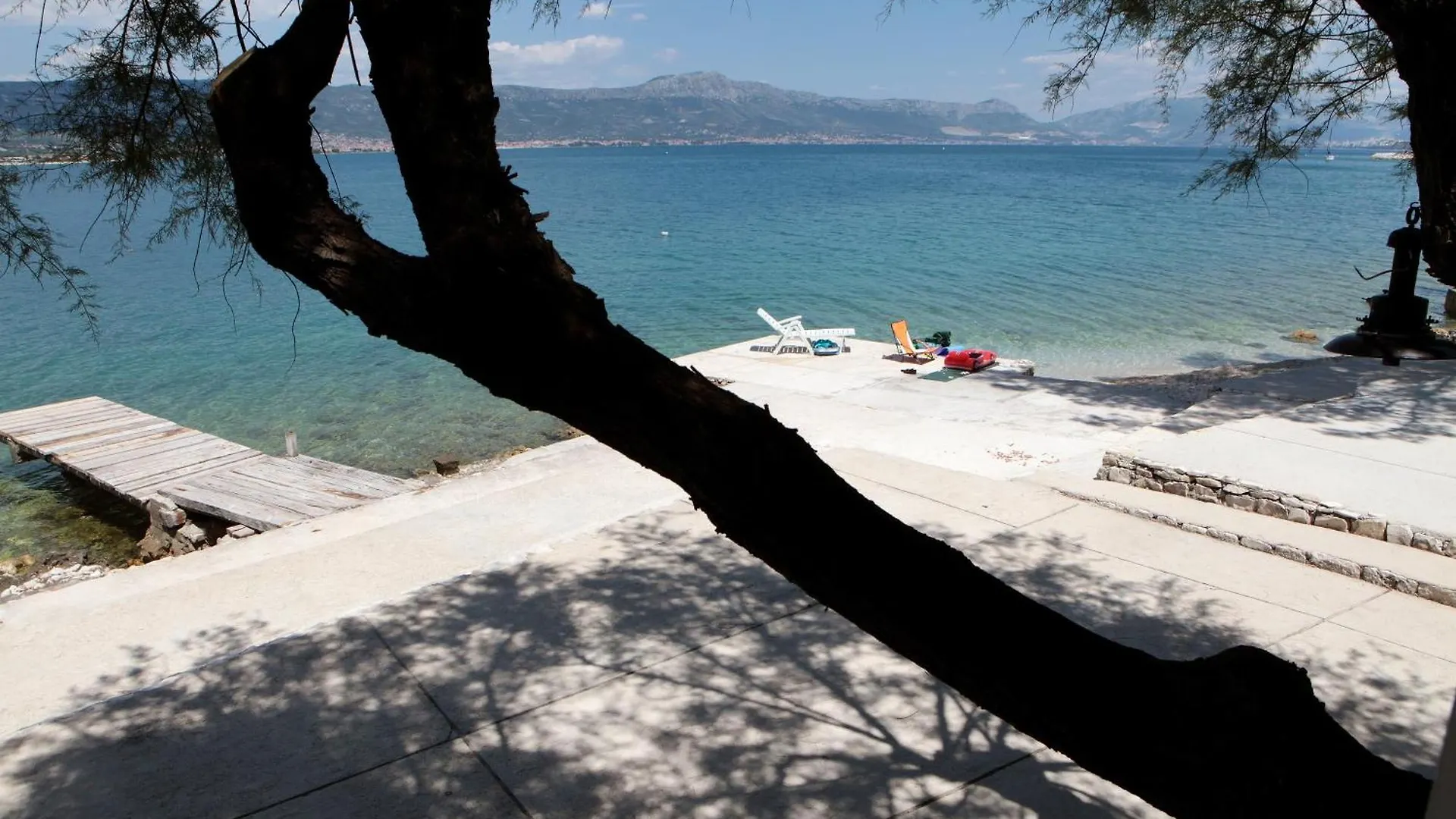 Apartments Lucija Arbanija Guest house