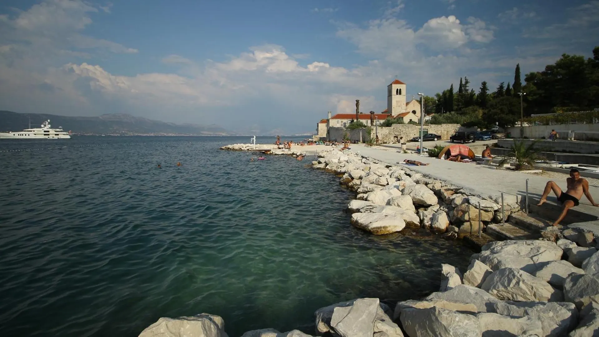 Apartments Lucija Arbanija Guest house